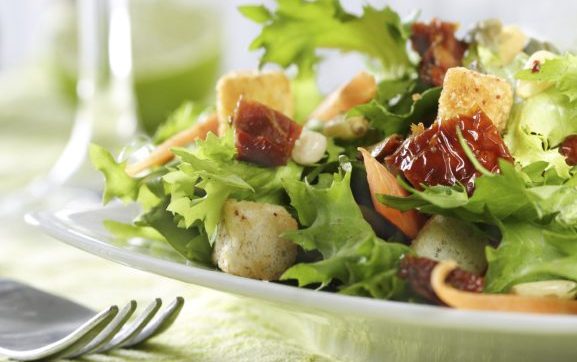 Vegetarische Optionen bei Al-Layal in Berlin & Brandenburg | umfangreiche Speisenauswahl. Veganes Catering: Hinweis auf vegetarische Optionen.