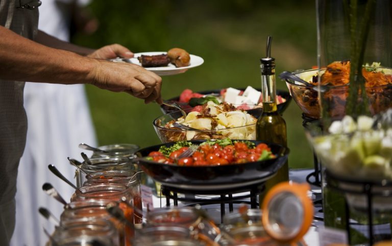 Brunchbuffet: frische Salate & Gemüse | Al-Layal. Brunchbuffet in Berlin mit frischem Gemüse und knackigen Salaten.