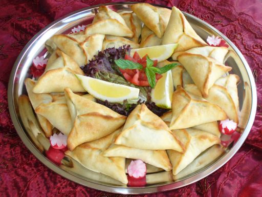Fataje mit Spinatfüllung Fataje mit Spinat: orientalisches Fingerfood in Berlin und Brandenburg.