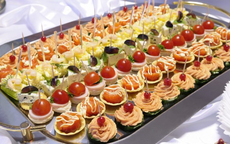 Buffetservice Berlin: Fingerfoodbuffet mit leckeren Häppchen. Buffetservice Berlin: Fingerfoodbuffet mit orientalischen & internationalen Häppchen.