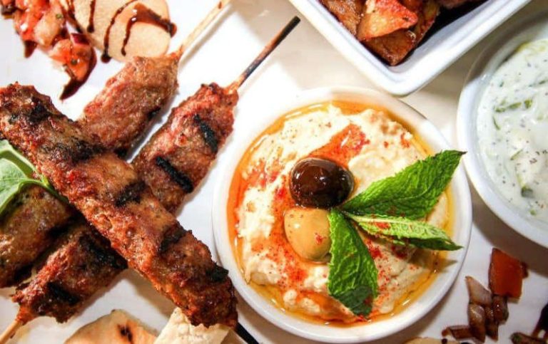 Partyservice in Brieselang: Spezialitäten für alle Ernährungsbedürfnisse. Partyservice Catering Brieselang: Vielfältige vegane, vegetarische und Halal-Optionen.