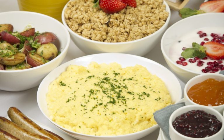 Brunchbuffet: exquisite Frühstücksgerichte | Al-Layal. Vielfältiges Brunchbuffet mit Frühstücksgerichten in Berlin.