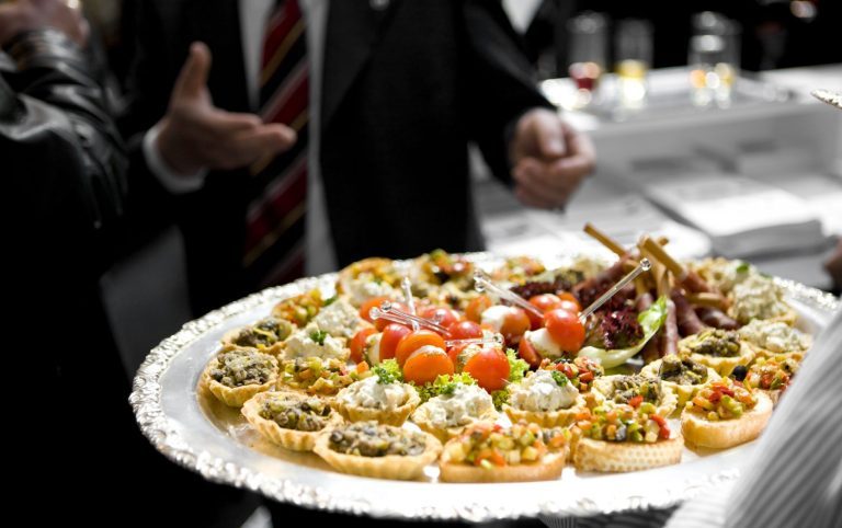 Businessbuffet: Erlesenes Fingerfood | Al-Layal. Businessbuffet in Berlin mit erlesenem Fingerfood und Häppchen.