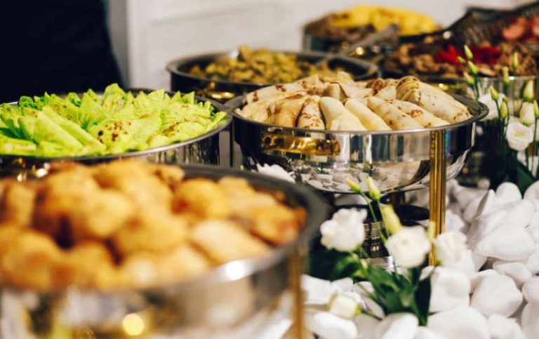 Vegetarische Speisen. Vegetarische Speisen: Vielfalt an orientalischen und europäischen Spezialitäten.
