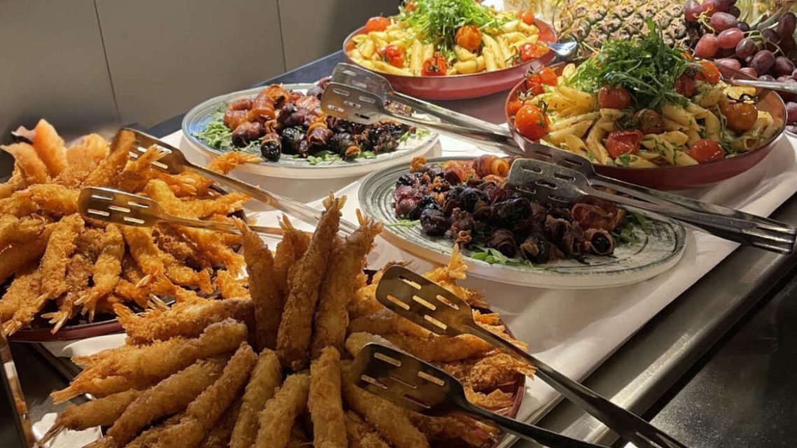 Europäisch inspiriertes Fingerfood von Al-Layal Catering.